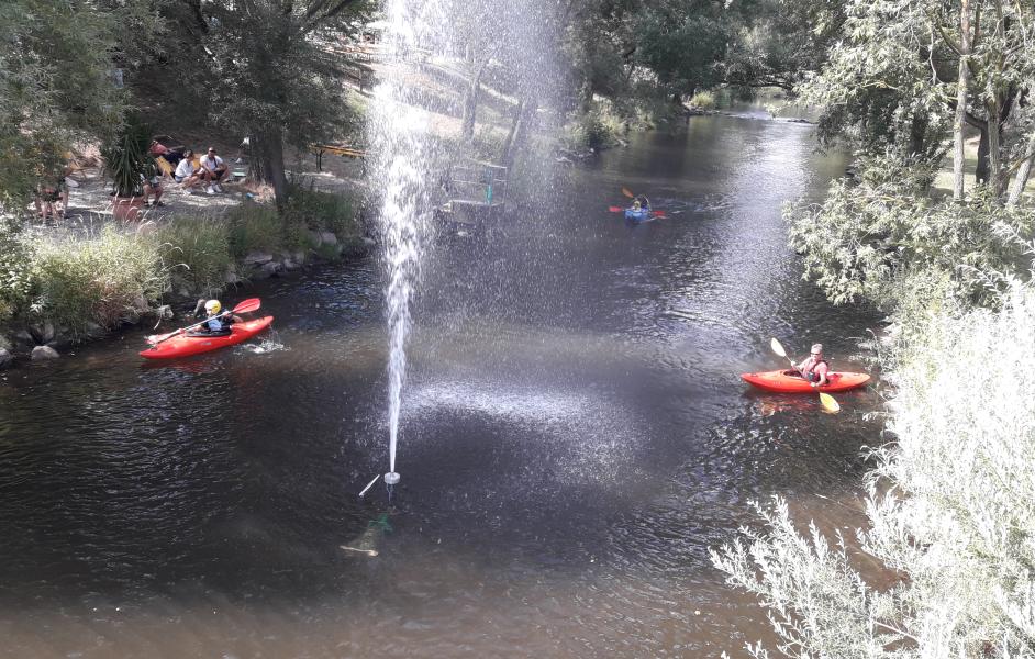 Saale in Hof mit Springbrunnen