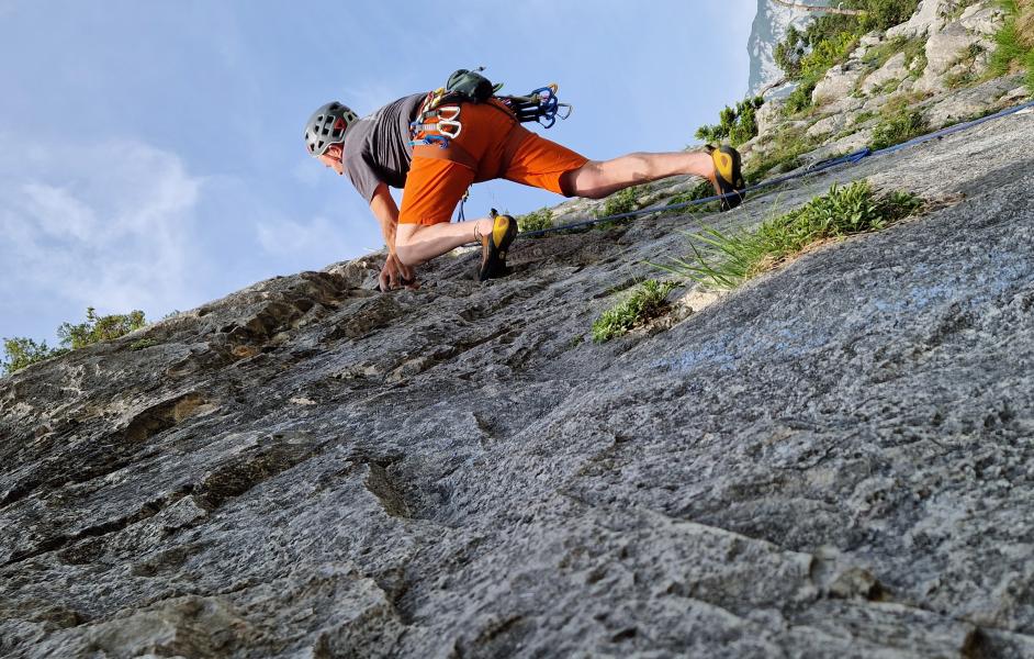 Kletterer Karin in Mittenwald 2025-06