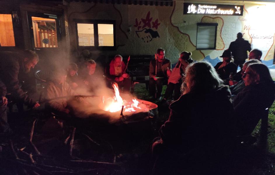 Lagerfeuer am Vereinsheim