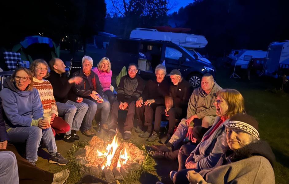 Lagerfreuer am Abend