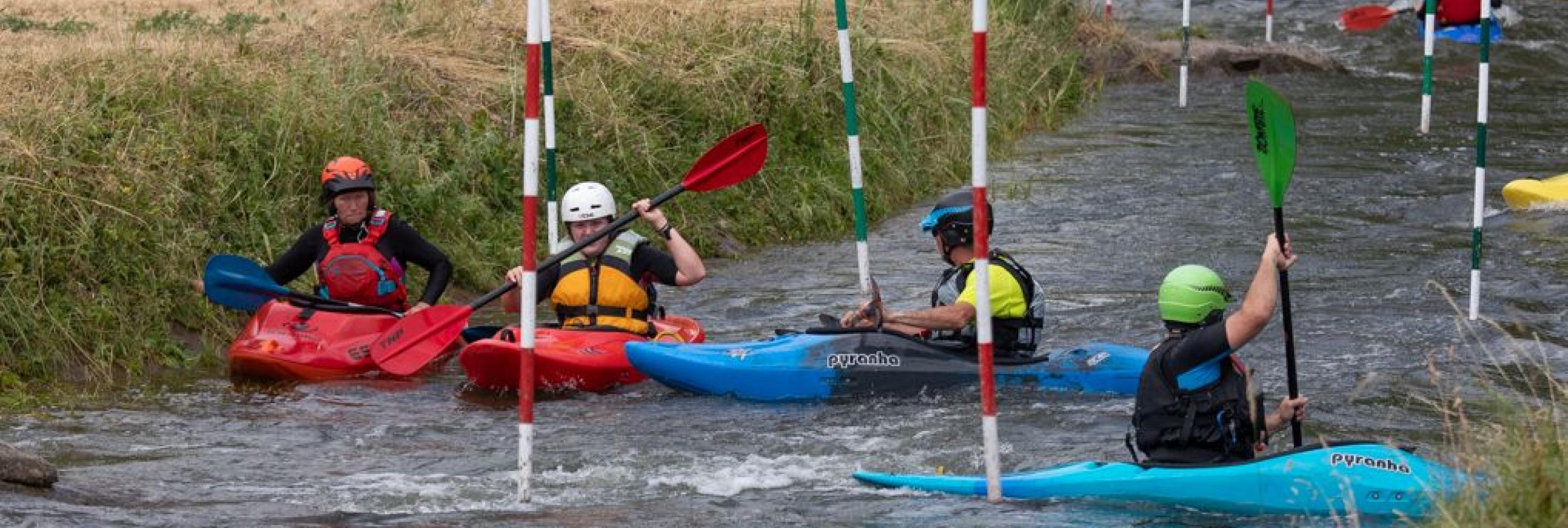 Paddler auf dem Wildwasserkanal in Sömmerda 2025